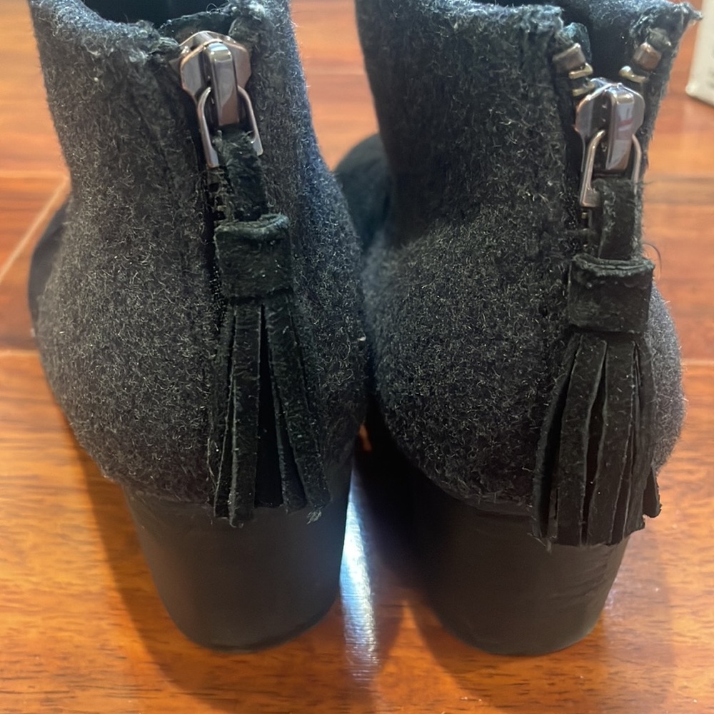 TOMS Ankle booties- Size 6.5- excellent used condition- black and gray - Picture 3 of 7